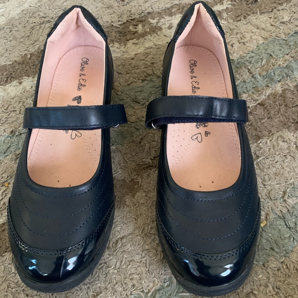 Brand new Mary Jane...make a great school shoe
